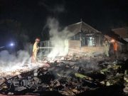 Warga Apresiasi Gerak Cepat Tim Damkarmat Bojonegoro Atasi Kebakaran Tiga Rumah Img 20230812 145405