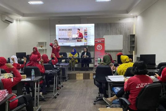 FIJ Bojonegoro Gelar Pelatihan Makeup, Dorong Anggota IKM Terus Kembangkan Usaha Fb Img 1700496865638