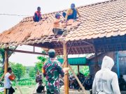 Babinsa Koramil Ngraho Bojonegoro Bantu Bangun Rumah Warga Img 20231203 Wa0008