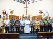 Pj Bupati Adriyanto dan Forkopimda Kunjungi Sejumlah Gereja di Bojonegoro Img 20231225 Wa0009 Copy 400x266