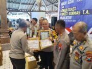 Kasat Binmas dan Bhabinkamtibmas Polres Bojonegoro Raih Penghargaan Dari Dir Binmas Polda Jatim Img 20240124 Wa0088 Copy 356x266