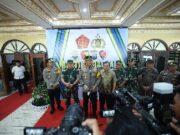 Polda Jatim dan Kodam V Brawijaya Gelar Baksos dan Bakkes di Madura Img 20240202 Wa0053 Copy 366x244