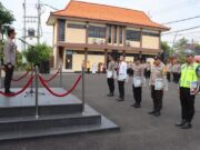 Dalam Rangka Memotivasi dan Mengapresiasi, Kapolres Bojonegoro Beri Penghargaan Kepada 42 Personel Img 20240308 Wa0045