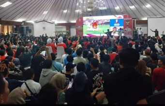Semangat Tinggi Warga Bojonegoro Nobar Timnas di Pendopo Malowopati Fb Img 1714459599872