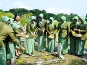 Persit Kodim Bojonegoro Ziarah ke Makam Pahlawan Img 20240402 Wa0008 Copy 468x367