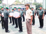 Sambut Idul Fitri 1445 H, Dandim Bojonegoro Bagikan Bingkisan Lebaran Img 20240405 Wa0075