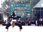 Perguruan Pencak Silat Gubug Remaja Peragakan Jurus di Terik Matahari Mediacahayabaru.id Orbitnasional.com 11