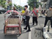 Jum’at Berkah, Polres Bojonegoro Sediakan Etalase Nasi Gratis Mediacahayabaru.id Orbitnasional.com 3