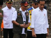 Menko PMK Dampingi Presiden Jokowi ke Lokasi Banjir Bandang Galodo Img 20240522 Wa0026 715x400