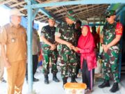 Tinjau Sasaran TMMD 120 Kodim Bojonegoro, Tim Wasev Mabesad Bagikan Sembako Img 20240528 Wa0046