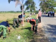 Dukung Pencanangan BBGRM XXI, Babinsa Koramil Dander Bojonegoro Karya Bakti bersama Masyarakat Mediacahayabaru.id Orbitnasional.com 77