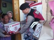 Jelang Hari Bhayangkara Ke – 78, Sat Samapta Polres Bojonegoro Salurkan Bansos Door to Door Mediacahayabaru.id Orbitnasional.com 8