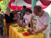 Kemeriahan Turis Ngulek Rujak di Desa Wisata Ngringinrejo, Para Delegasi B-TIFF Mengaku Senang Fb Img 1721808567220