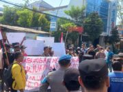 Gabungan Aktivis Pergerakan Lamongan Demo Didepan Kantor DPRD Lamongan Img 20240715 Wa0056