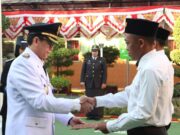 Pj Bupati Bojonegoro Serahkan SK Remisi Untuk Warga Binaan Lapas di HUT ke- 79 RI Fb Img 1724029136648