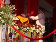 Pj Bupati Adriyanto Pimpin Upacara Penurunan Bendera HUT Ke-79 RI di Bojonegoro Fb Img 1724110157450