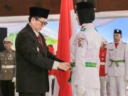 Pj Bupati Adriyanto Kukuhkan Paskibraka Kabupaten Bojonegoro Tahun 2024 Img 20240814 Wa0043