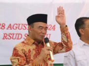 Menko PMK Dialog Dengan Masyarakat Penerima Pembagian Makanan Tambahan Img 20240829 Wa0018 715x400