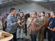Mensesneg Pratikno, Dewan OJK dan Pj Bupati Bojonegoro Launching EKI di Dologgede Mediacahayabaru.id Orbitnasional.com Bojonegorotimes.id 25