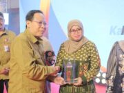 Pemkab Bojonegoro Raih Juara 2 Stand Terinovatif di Pameran Pelayanan Publik Jatim 2024 Fb Img 1731903338434