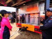 Ketua Umum Bhayangkari Tinjau Penyaluran Air Bersih bagi Pengungsi Erupsi Gunung Lewotobi di Posko Kobasoma Mediacahayabaru.id Orbitnasional.com Bojonegorotimes.id 145