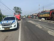 Satlantas Polres Lamongan Evakuasi Korban Kecelakaan di Jalan Lamongan-Babat Mediacahayabaru.id Orbitnasional.com Bojonegorotimes.id 218