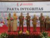 Pemkab Bojonegoro Gelar Pakta Integritas Melawan Korupsi dengan Pembubuhan Cap Tangan Antikorupsi Fb Img 1733792098161