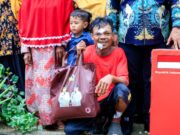 Korban Angin Puting Beliung Dapat Bantuan Dari Bupati Gresik Mediacahayabaru.id Orbitnasional.com Bojonegorotimes.id Amunisinews.id 26