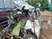 Grand Max Adu Banteng dengan Truk Tronton di Jalan Pantura Tuban-Widang Desa Mrutuk Ad416672 9ede 4872 A095 2ba27cdfdec6
