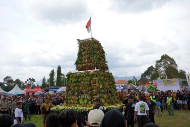 Jambore Durian di Lapangan Desa Kebonrejo, Kecamatan Kepung, Kabupaten Kediri. 