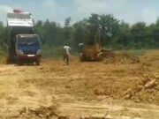 Jalan di Bojonegoro Ini Rusak Lagi, Padahal Baru Diperbaiki Img 20250213 Wa0055