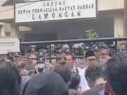 Mahasiswa Demontrasi, Pentingnya Revisi APBD oleh DPRD Kabupaten Lamongan Img 20250217 Wa0080