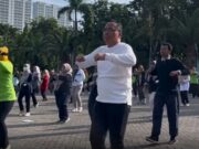 Usai Dilantik Wakil Bupati Gresik Asluchul Alif Olahraga Bareng ASN Img 20250223 Wa0002