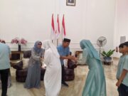 Open House Idul Fitri: Momen Kebersamaan Bupati dan Wabup Bojonegoro 1000140760 copy 1280x960