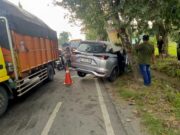 Kecelakaan di Depan Mapolsek Balen: Truk Buah vs Minibus Lalu Lintas Macet Img 20250312 wa0087