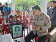 Forkopimda dan Serikat Buruh Gelar Doa Bersama di Makam Marsinah Img 20250501 wa0073