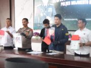 Arena Sabung Ayam di Mojokerto Diobrak-Abrik Polisi Img 20250529 wa0055