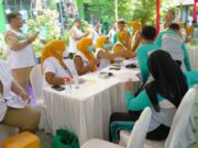 Serunya Cek Kesehatan Gratis di Bojonegoro, Siswa Lari 18 Putaran dan Dapat Buah 23facafe bce5 4ee5 82fe c9119b9c5bca
