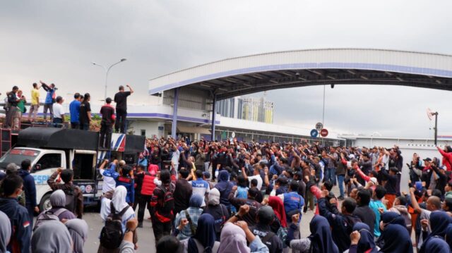 16d9c643 16dc 4d34 a76b 9633e8893cdc