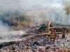 TPA Banjarsari Terbakar, Petugas Damkarmat Bojonegoro Stanby 913361d7 1998 47e5 a3d3 e1e426ccf6d3
