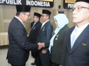 Setia Melayani Bangsa, 156 ASN Kota Batu Terima Tanda Kehormatan dari Presiden E73179a4 16e1 4054 b690 ff162dc582f0