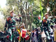 Dari Pohon Mekar hingga Tank TNI: Beginilah Serunya Festival Tabebuya 2025 di Kota Batu Fa078c58 1c82 465e a6c2 e1e479fbfcd6
