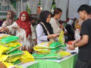 Banjir Diskon Bahan Pokok, Pasar Murah Bojonegoro Diserbu Pembeli 1000137534 copy 1280x854