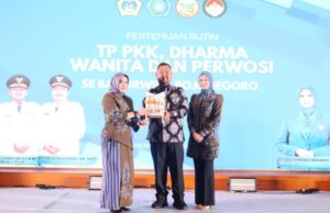 Pertemuan Organisasi Perempuan Bakorwil II di Gresik Berlangsung Hangat IMG 20251212 WA0012