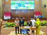 Raperda KTR Disepakati, Bupati Bojonegoro Tegaskan Bukan Larangan Merokok IMG 20251217 WA0023