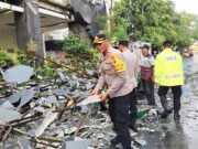 Cuaca Ekstrem Bikin Kacau Lamongan Kota, Polisi Lakukan Normalisasi IMG 20251223 WA0009