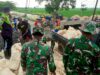 Babinsa Babat Sigap Atasi Tanggul Jebol di Desa Patihan Lamongan IMG 20260114 WA0025