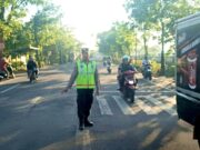 Pelayanan Pagi Polsek Balen Bojonegoro, Polisi Hadir Atur Arus Lalu Lintas IMG 20260203 WA0018