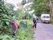 Koramil Laren Lamongan Gelar Karya Bakti, Jalan Poros Kini Lebih Aman IMG 20260207 WA0002