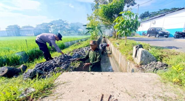 Polsek, Koramil dan Kecamatan Kalitidu Bojonegoro Kompak Hadapi Ancaman Banjir IMG 20260210 WA0033